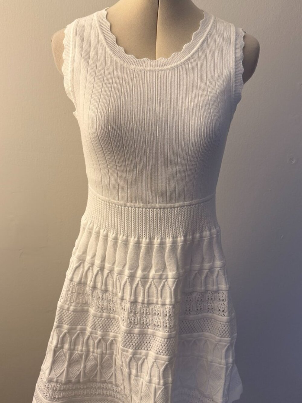 Willow & Wind White A-Line Sleeveless dress size M